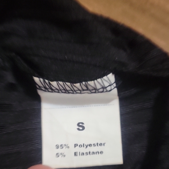 Elegant Black Women's Dress - Picture 3 of 7